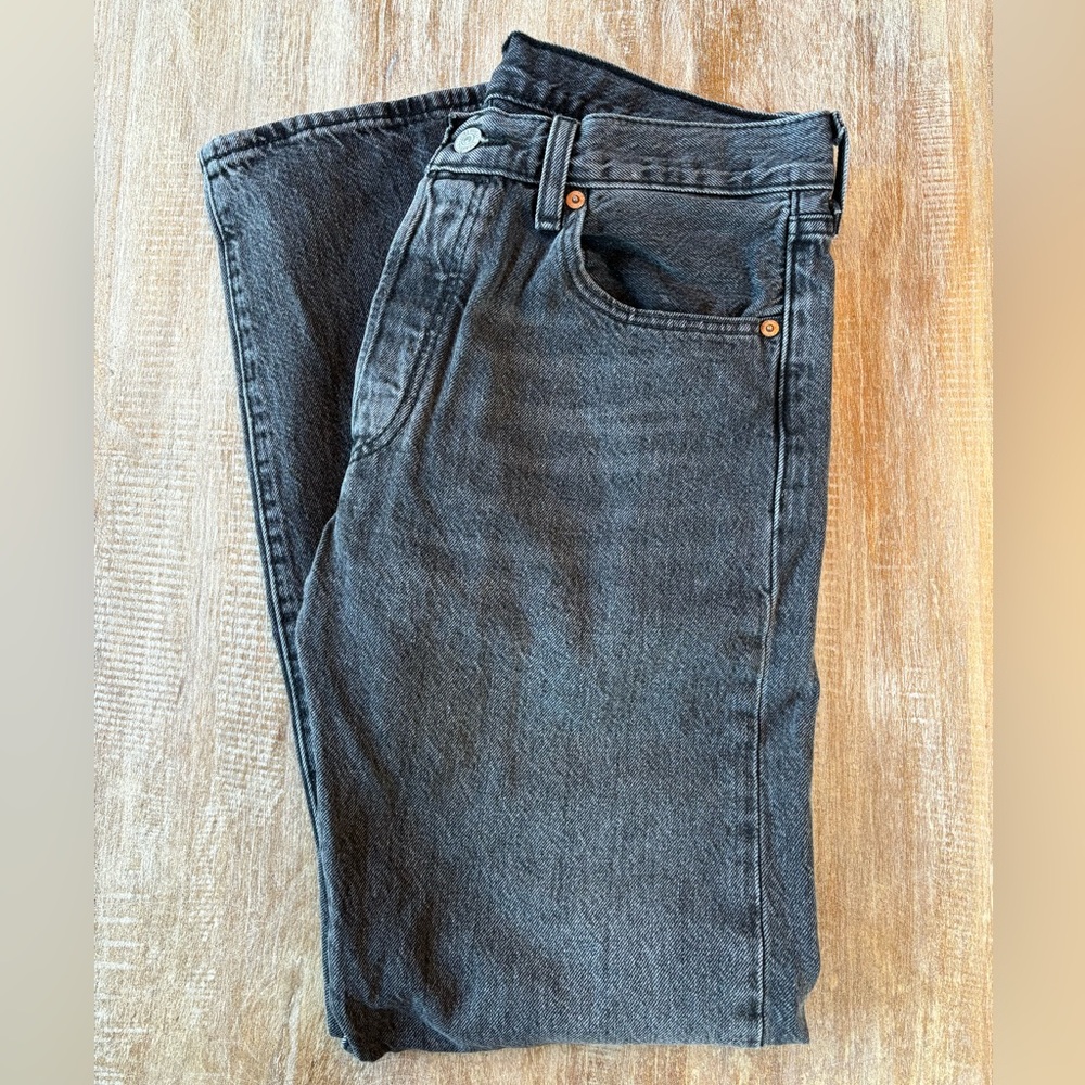 Levi’s 501 button fly gray washed original fit